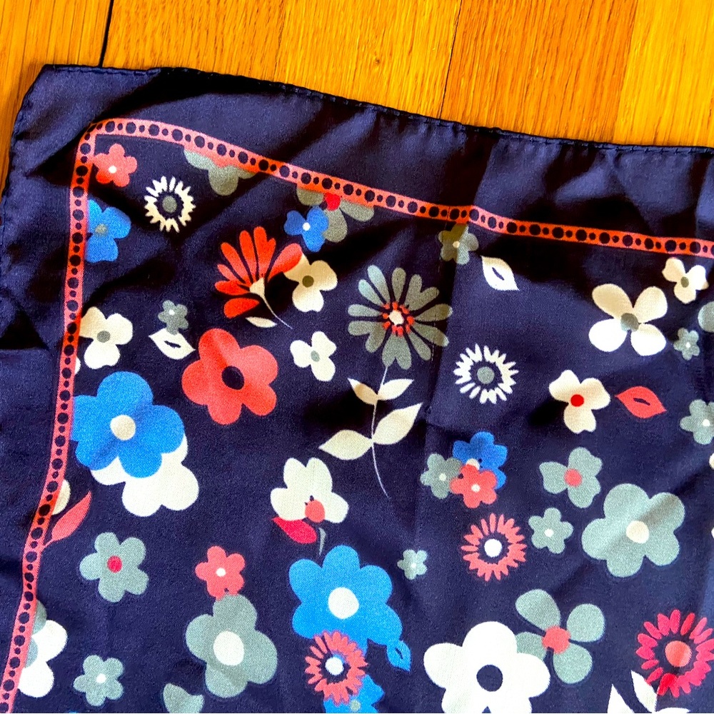 Daisy Print Scarf